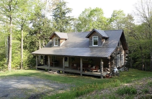 Warren Cabin | Quintessential Vermont log cabin in the Mad River Valley