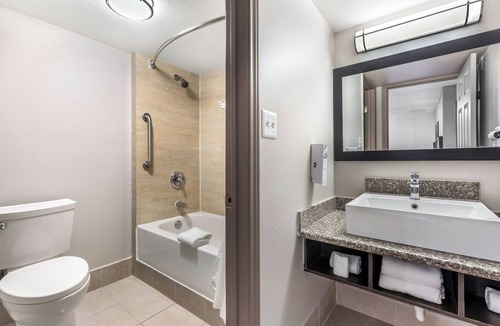 Park Central Hotel | Red Roof Inn North Dallas - Park Central
