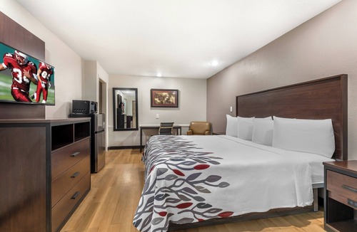 Park Central Hotel | Red Roof Inn North Dallas - Park Central