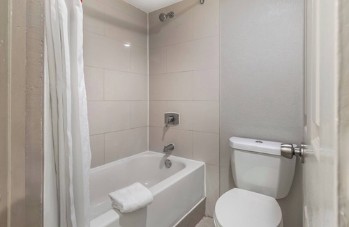 Park Central Hotel | Red Roof Inn North Dallas - Park Central