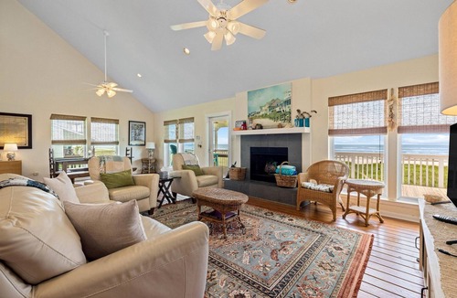 Galveston House | Relaxing Beachfront Escape
