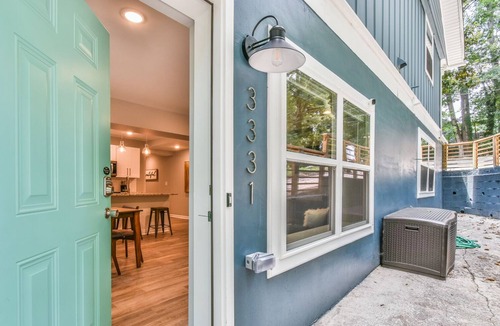 Buford Highway Cottage | Remodeled & Spacious. With Two Private En-suite Rooms