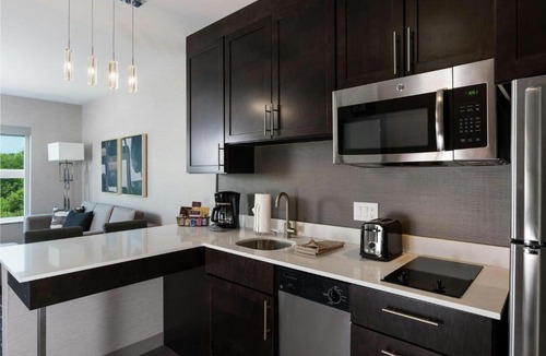 Portland Hotel | Residence Inn by Marriott Portland Thompson's Point
