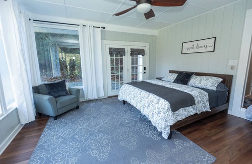 Rockbridge House | Restored 1800s Farmhouse in Beautiful Hocking Hills