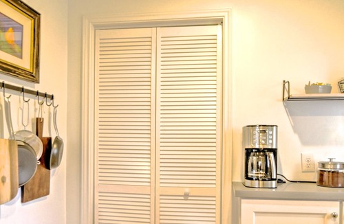 Washington Ave./ Memorial Park House | Retreat in The Heights - Cottage Grove bungalow
