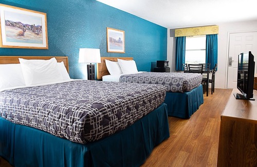 Marfa Hotel | Riata Inn