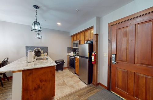 Edray Condo | Rimfire Lodge-1st Floor-Village Center-Steps from shops restaurants slopes