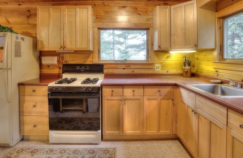 Rangeley Plantation House | Rockery - Cozy Cabin on Mooselookmeguntic Lake