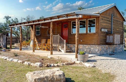Fredericksburg House | Rockin' R - Rustic Star Cabin
