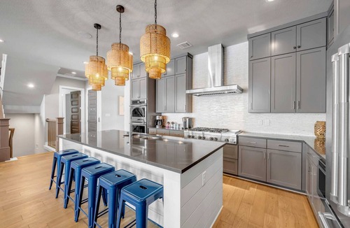 Kingsland House | Rolling Waves Haven | Concierge Services Available