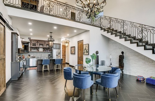 Spicewood Villa | Romantic getaway! Or bring the family to tour the Texas Hill Country!