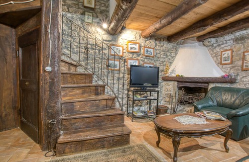 Comano House | Romantic home in Comano (MS) with sauna