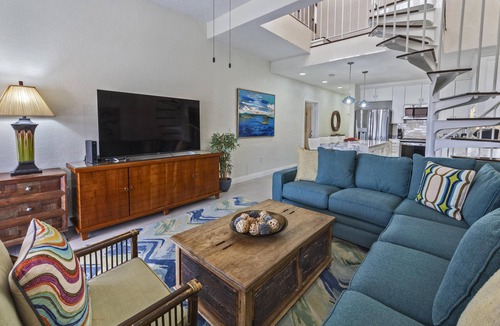 Nazareth Condo | ROOFTOP PATIO! NEW Kitchen, Spacious 3 Bdrm, plus TENNIS!