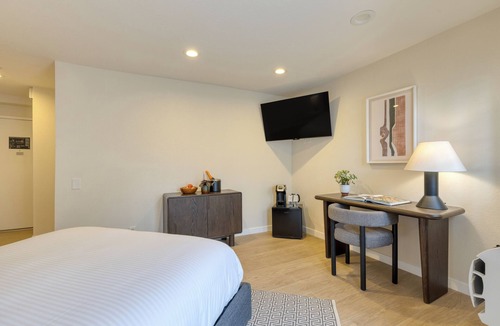 Diamond Crestview Hotel | Rooftop Terrace + Ocean Views | Pool + Hot Tub + Prime Laguna Location