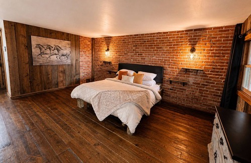 The Nation Other | Rustic River Ranch Full Lodge, Hot tub, Fire pit, countryside