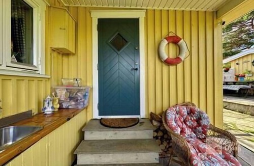 Gressvik House | Rustic seaside cottage with jetty near Hankø