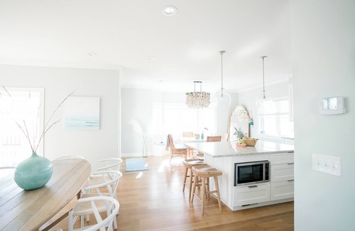 Narragansett House | Sage Escape | 7BD/4.5BA