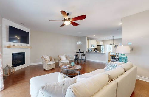 Ocean View House | Sandy Cove Townhouse w/Water Views & Shared Pool, Private W/D, Free Wifi