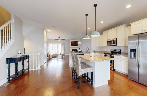 Ocean View House | Sandy Cove Townhouse w/Water Views & Shared Pool, Private W/D, Free Wifi