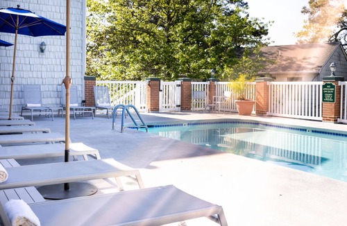 South Rehoboth Hotel | Scenic King Room | Garden Views & Easy Access