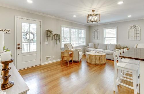 Westerville House | Screened Patio & Fire Pit: Modern Westerville Home
