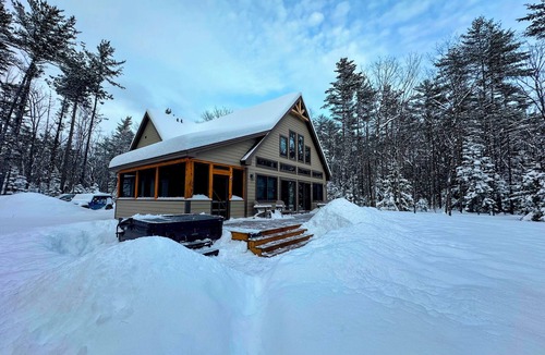 Bethel House | Secluded Riverfront 5BR Near Sunday River, Hiking & XC Trails, Ski, Swim, Kayak