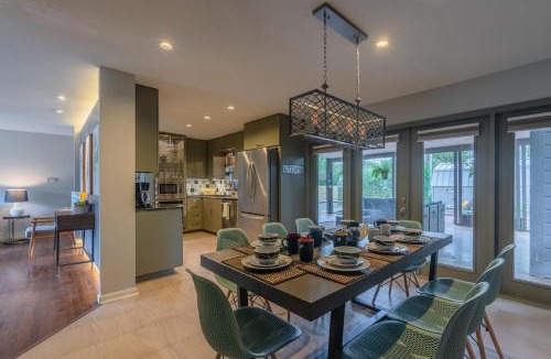 Shearer Hills - Ridgeview House | Serene POOL & Firepit in Stunning Home By Airport