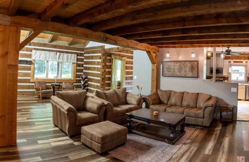 Johnstown Cabin | Serenity on Seven Acres - Luxurious Log Cabin