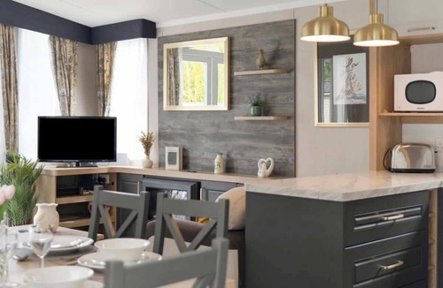 Prestonpans House | Seton Sands wentworth luxury lodge - 2 Beds Sleeps 6 with starlink