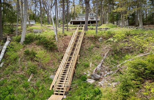 Cushing House | Settlers Cottage, cute Maine home with water views