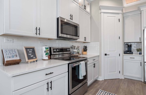 Port Aransas House | Shared Communal Pool | Hot Tub | Grill | Game Room