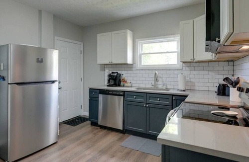 Columbus Villa | Sheldon Gold - Chic 3BR, Fenced Yard