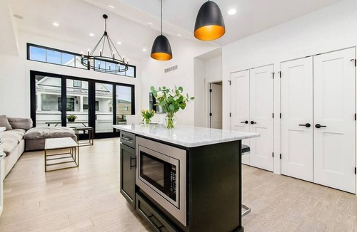 Italian Village House | Short North & Downtown & OSU | Near High Street | Free Parking | 5,800+ Reviews