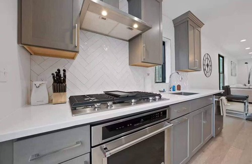 Italian Village House | Short North & Downtown & OSU | Near High Street | Free Parking | 5,800+ Reviews