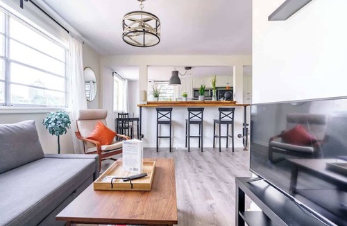 Victorian Village House | Short North/Downtown | Walk to Convention Center | Free Parking | 5,800+ Reviews