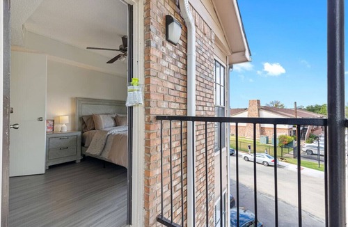 Park Central Apartment | SIMPLY CONVENIENT APARTMENT IN DALLAS, TX!