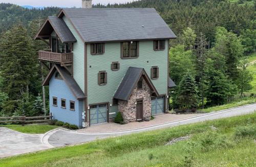 Edray House | Slope side 8 BR at Sanctuary Majestic Mountain Top Estate 4800 square feet of quality sleeps 16
