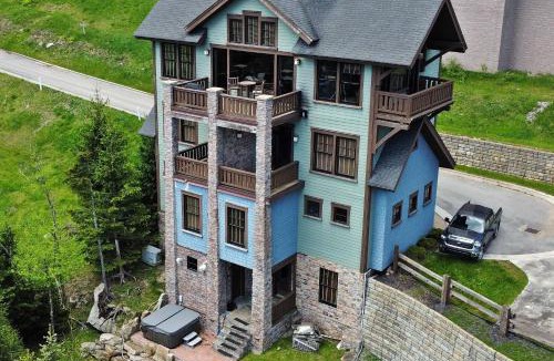 Edray House | Slope side 8 BR at Sanctuary Majestic Mountain Top Estate 4800 square feet of quality sleeps 16