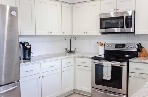 Norfolk Apartment | Sojourn Delightful Family Home Sleeps 6