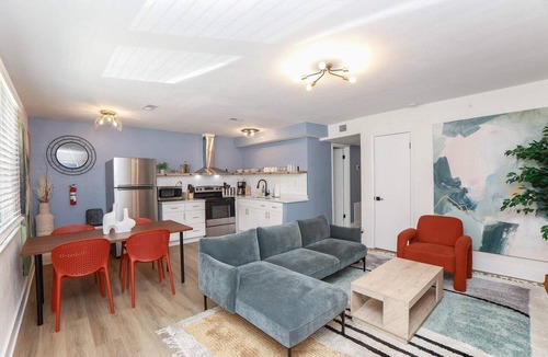 East Ocean View Apartment | Sojourn's Harborage Jellyfish Suite Near Beach