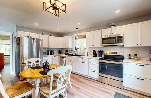 Greenville Cottage | Southbrook Cottage-Waterfront*Pet Friendly*A/C*Washer/Dryer