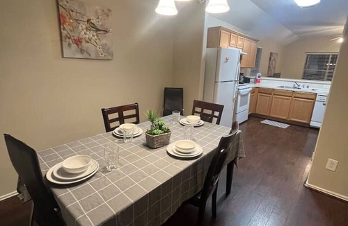 College Park House | Spacious 3 Bed/2Bath House in Conroe