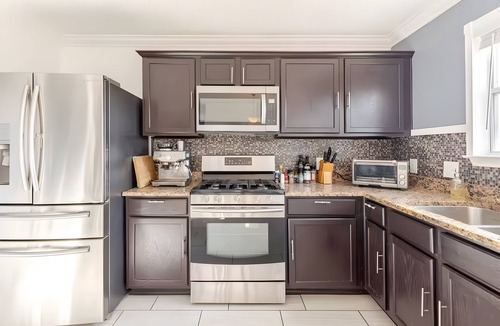 Kyle House | Spacious 3 BR Convenient Big Yard Office