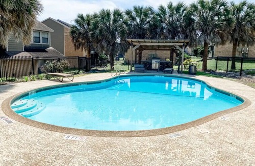 Northwest Corpus Christi Apartment | Spacious 3BR Retreat with Pool & Prime Location