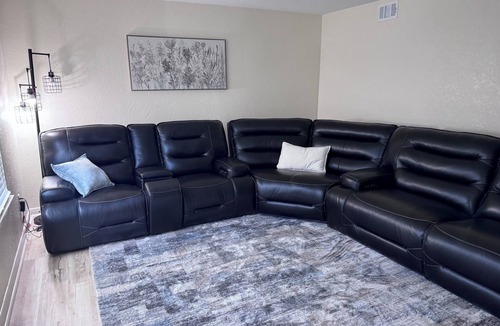 Hampton House | Spacious 4-bedroom child- friendly house in heart of Hampton