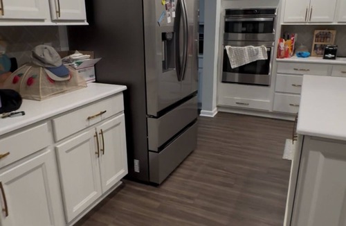 Delaware House | Spacious 5 bedroom house Delaware 1 mile to Alum Creek beach brand new