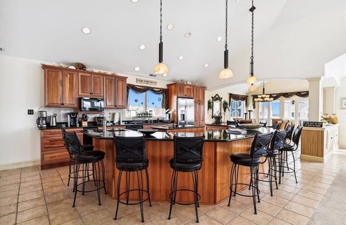 Maison Sur-Mer House | Spacious 5BR House near Fenwick Beach