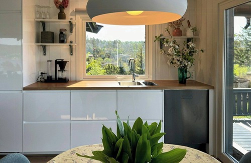 Drobak House | Spacious cabin with annex by Drøbaksundet