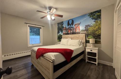 Bangor House | Spacious Home near Airport