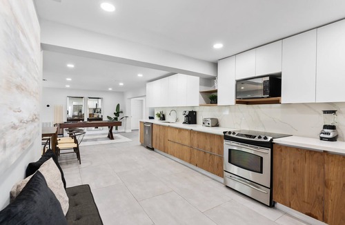 Lighthouse Point House | Spacious home w/pool, fire pit & grill